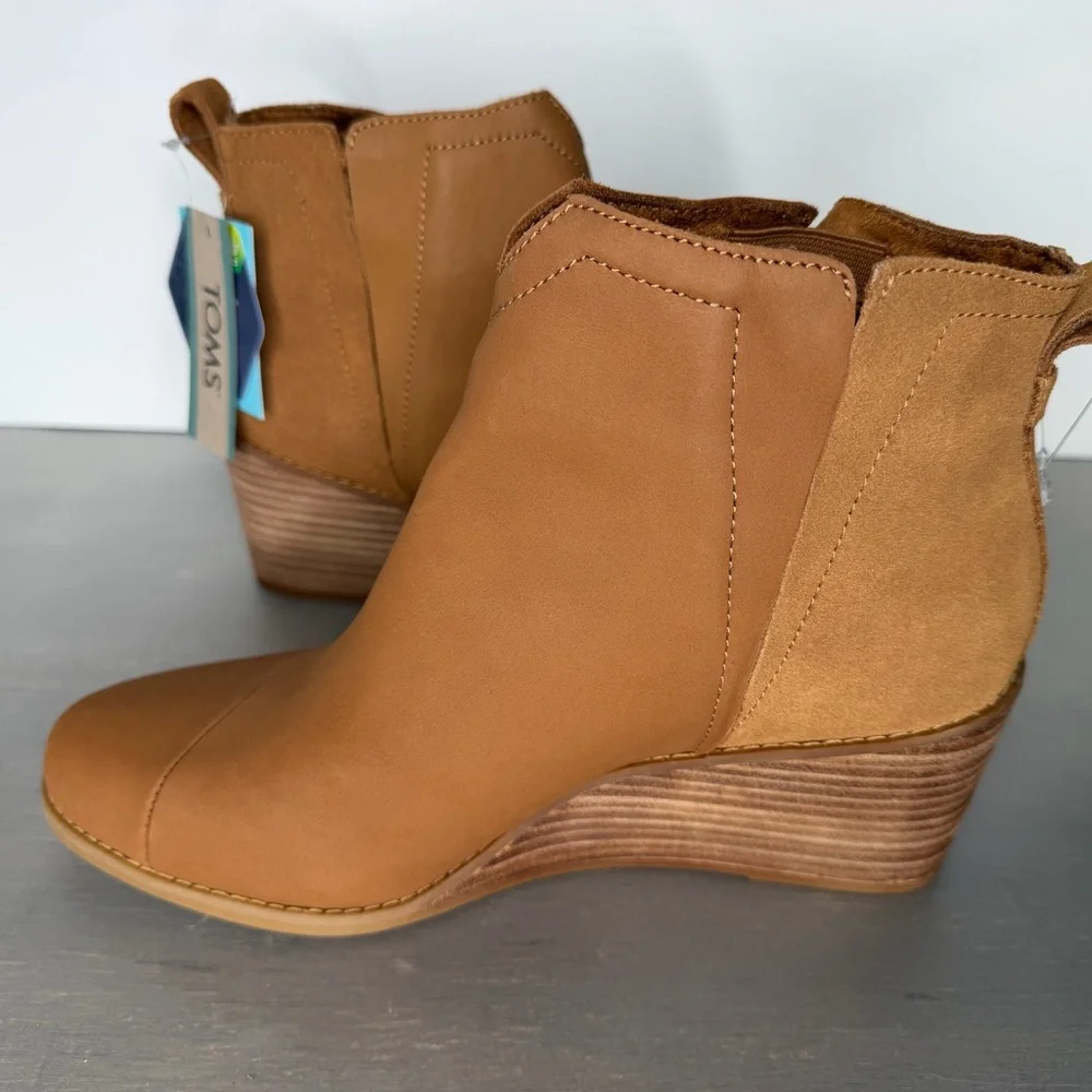 TOMS Kelsey Boots Womens Size 9 Tan Brown Suede Wedge Ankle Booties NWT